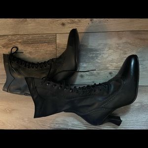 Oak Tree Farm black boots 9.5